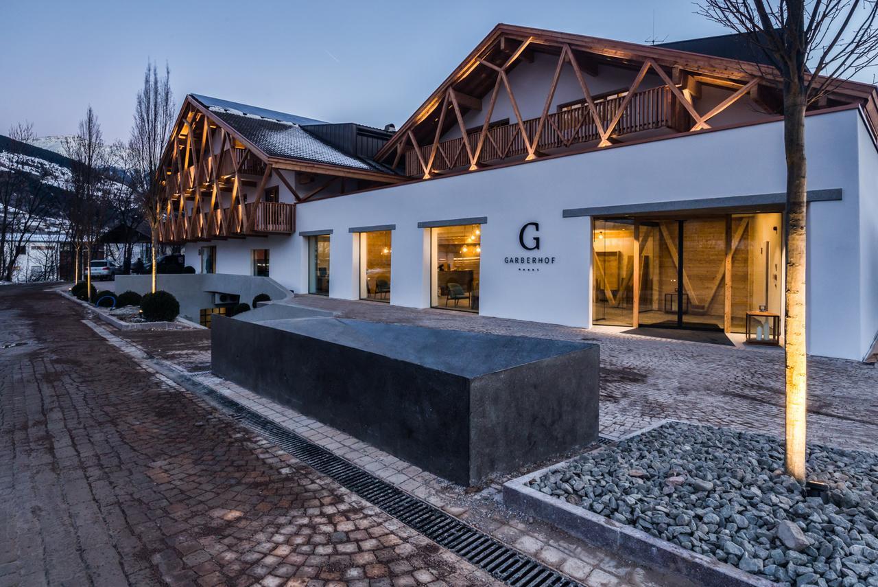 Hotel Garberhof Malles Venosta Exterior photo